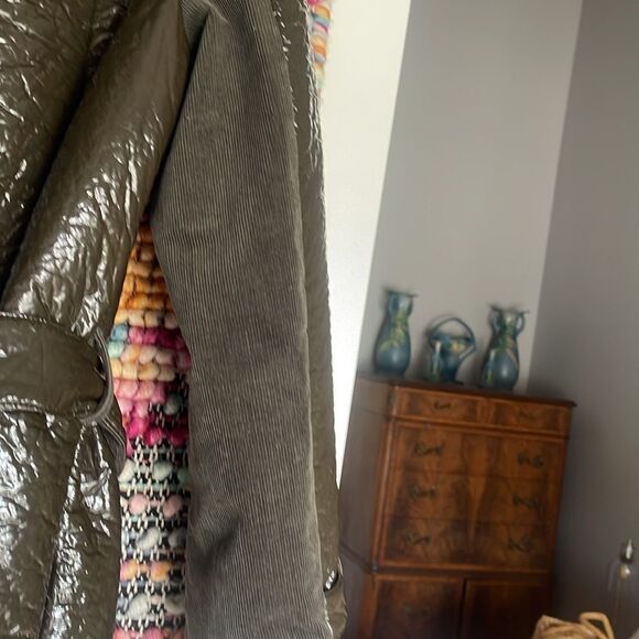 Adorable Worth New York patent jacket - Picture 5 of 11